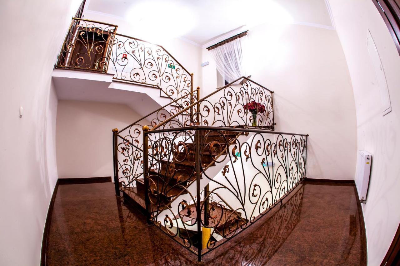 Hotel "Xavier" Lubycza Krolewska Dış mekan fotoğraf