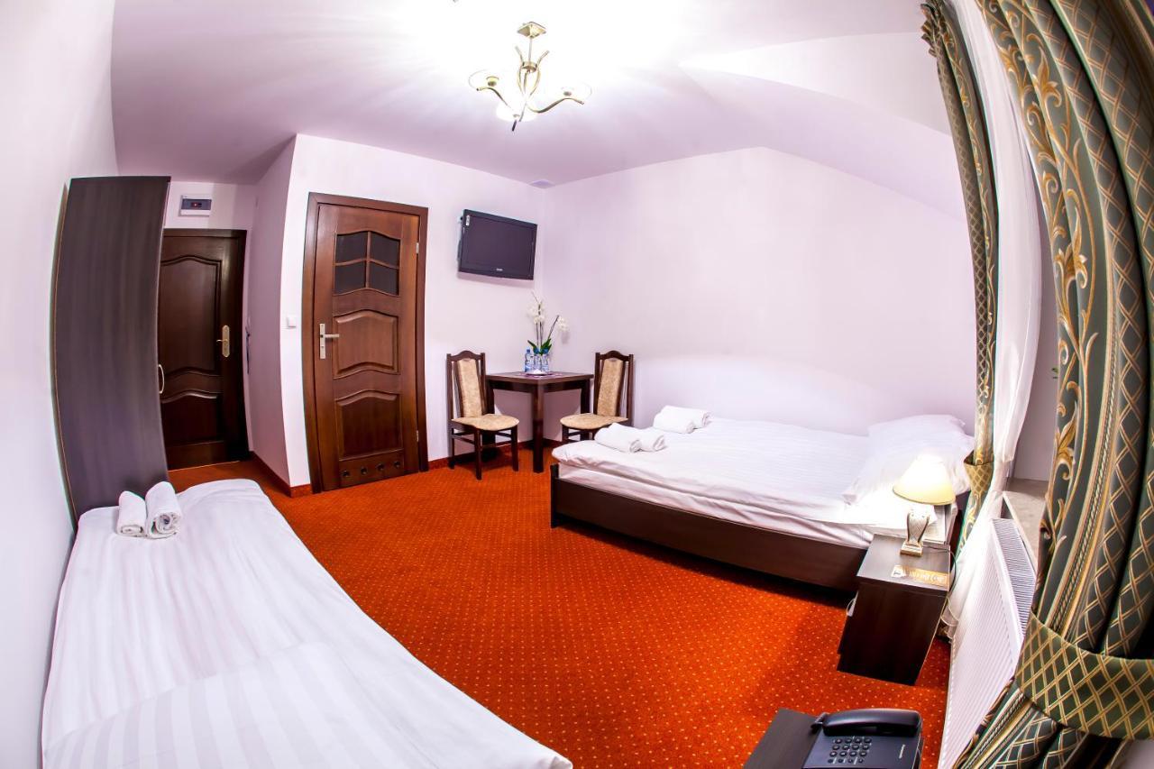 Hotel "Xavier" Lubycza Krolewska Dış mekan fotoğraf